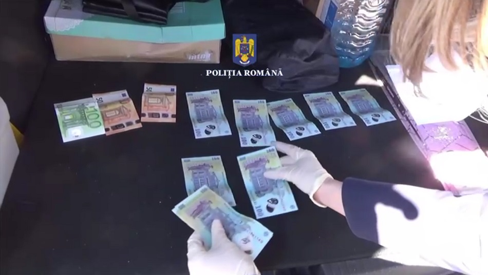 Șantaj cu poze intime! Un buzoian, cercetat pentru șantaj, a fost trimis după gratii