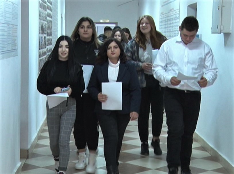 Pregătiți pentru plecarea în Madeira. 14 elevi de la Liceul Tehnic vor pleca în stagiu de practică