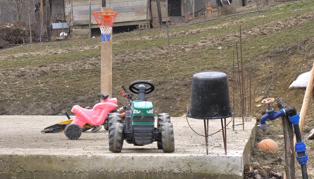Caz revoltător la Cozieni! Un bărbat de 51 de ani ar fi abuzat sexual șase copii din vecini