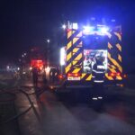 Incendiu violent la Cândești. Două case și două mașini,  mistuite de flăcări
