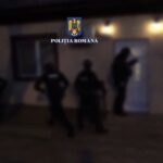 (VIDEO) Mascații au descins la un cămătar din Buzău. Bărbatul a ajuns în arest. 12 persoane, conduse la audieri