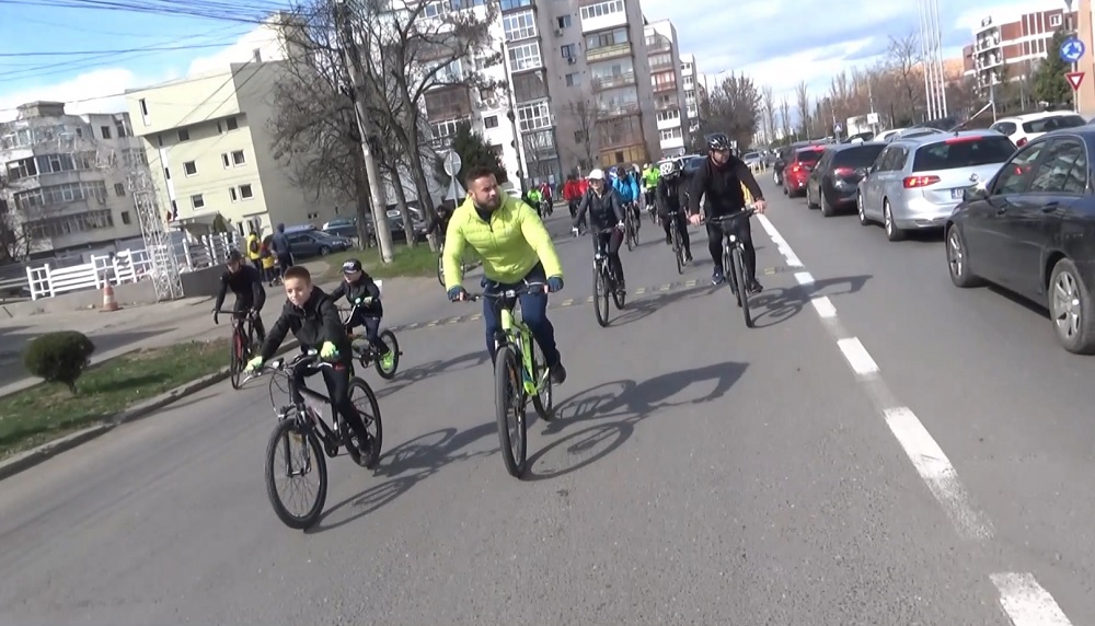 Polițiști pe biciclete. Caravană pe două roți, pe străzile din Buzău