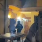 BUZĂU. Tentativă de omor într-o sală de jocuri de pe Bulevardul Unirii! Doi bărbați, loviți cu toporul. Agresorul, în arest