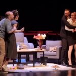 Un nou succes la Teatrul „G. Ciprian”. Hohote de râs și valuri de aplauze, la premiera „Zeul Măcelului”
