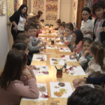Micii meșteri mari. Atelier de mărțișoare la „Vergu Mănăilă”