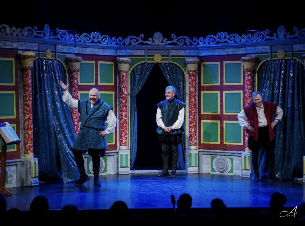 Piesa ,,William Shakespeare - Opere complete", pe scena de la Râmnicu Sărat. Când se dau invitațiile pentru spectacolul din 29 aprilie