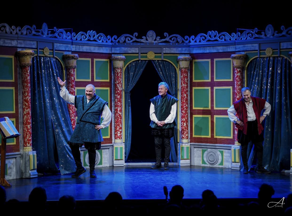 Piesa ,,William Shakespeare – Opere complete”, pe scena de la Râmnicu Sărat. Când se dau invitațiile pentru spectacolul din 29 aprilie