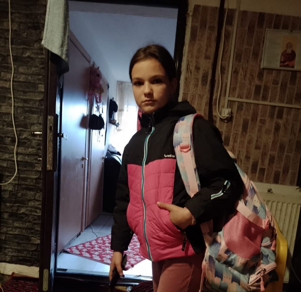 (UPDATE) AȚI VĂZUT-O? Minoră dispărută, căutată de Poliție. Ștefania Alexandra are 12 ani