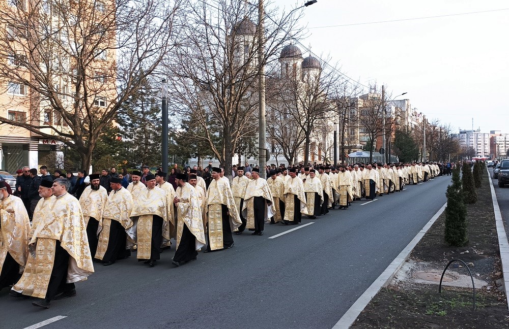 Procesiune impresionantă, pe străzile Buzăului. Peste 1500 de buzoieni au participat la Procesiunea de Florii