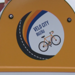 Se montează stațiile de închiriere pentru bicicletele electrice