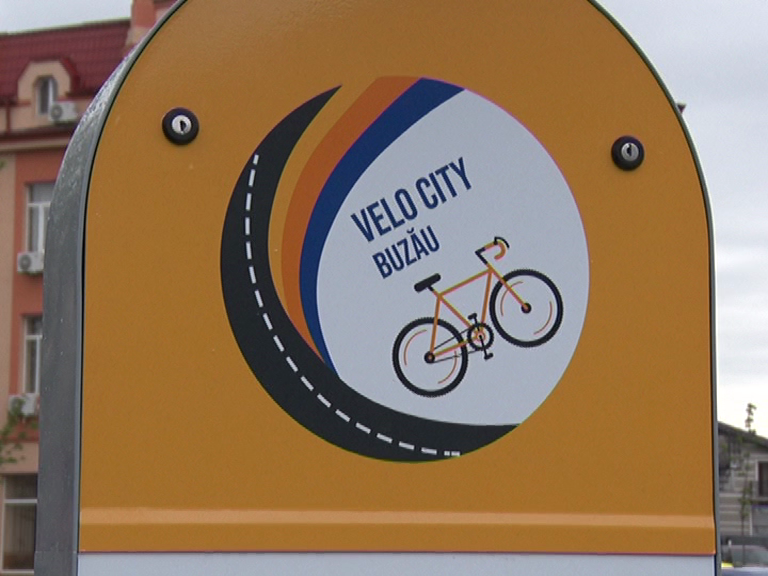 Se montează stațiile de închiriere pentru bicicletele electrice