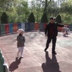 Noi locuri de joacă. Copiii așteaptă zilele însorite pentru a se juca afară.