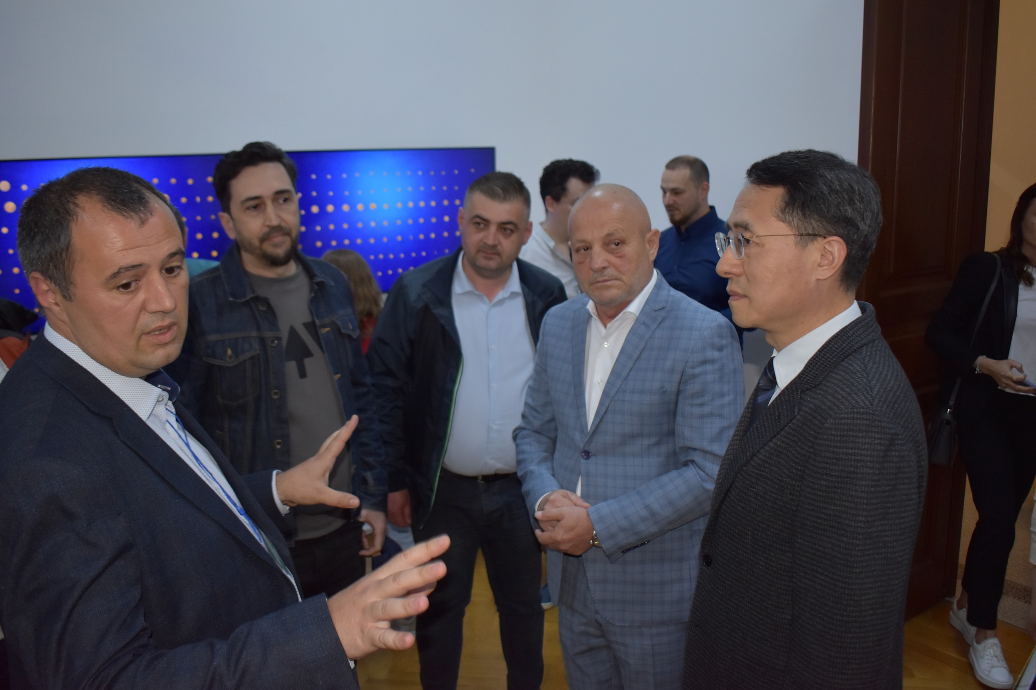 Eveniment la Buzău. Ambasadorul Chinei în vizită la Muzeul Județean