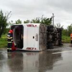 Un nou accident grav, pe „Drumul morții”. Un autocar s-a răsturnat. S-a activat Planul Roșu de Intervenție