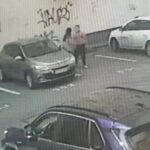 Femeie, bătută de iubit în plină stradă. Căutat de poliție, bărbatul s-a blocat 4 ore în apartamentul său