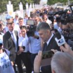 Viitorul premier, Marcel Ciolacu, huiduit de profesori, la manifestările de Ziua Eroilor
