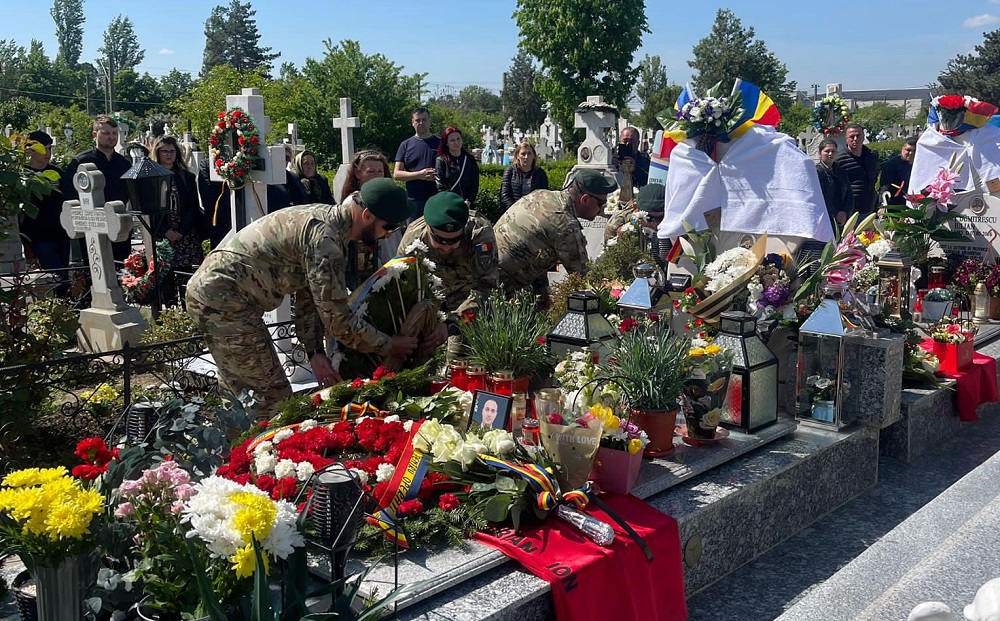 Eroi care nu au fost uitați! 7 ani de la dispariţia militarilor Adrian Vizireanu şi Iulian Dumitrescu