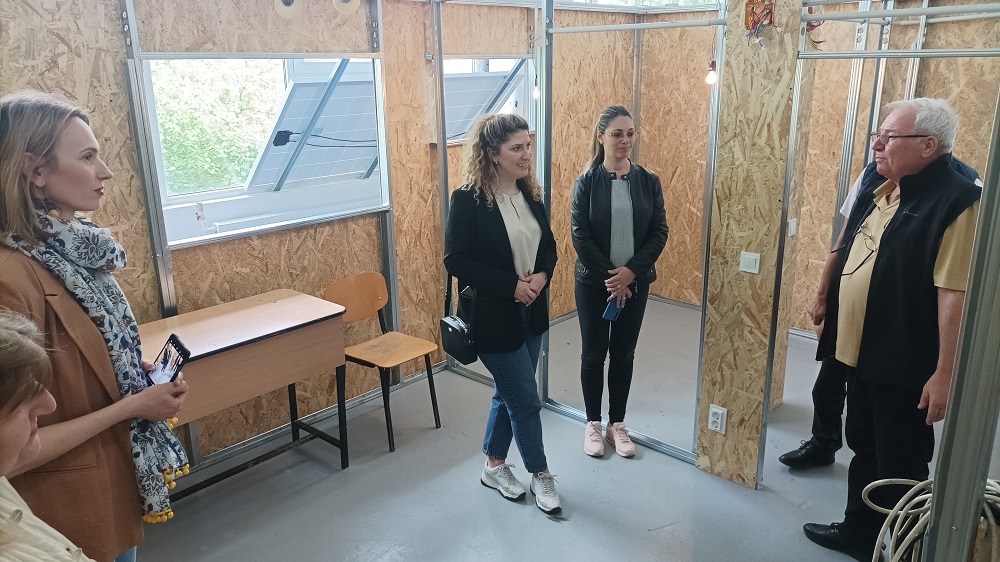 Premieră la Liceul „Grigore C. Moisil” . Mini garsonieră pentru învățarea practică a noțiunilor de electrică