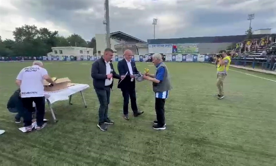 Legendele Metalului, omagiate de conducerea clubului. A fost premiată și echipa U17 a Metalului, câștigătoarea competiției județene