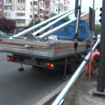 Plantări exagerate? Aproape că sunt mai mulți stâlpi decât pomi