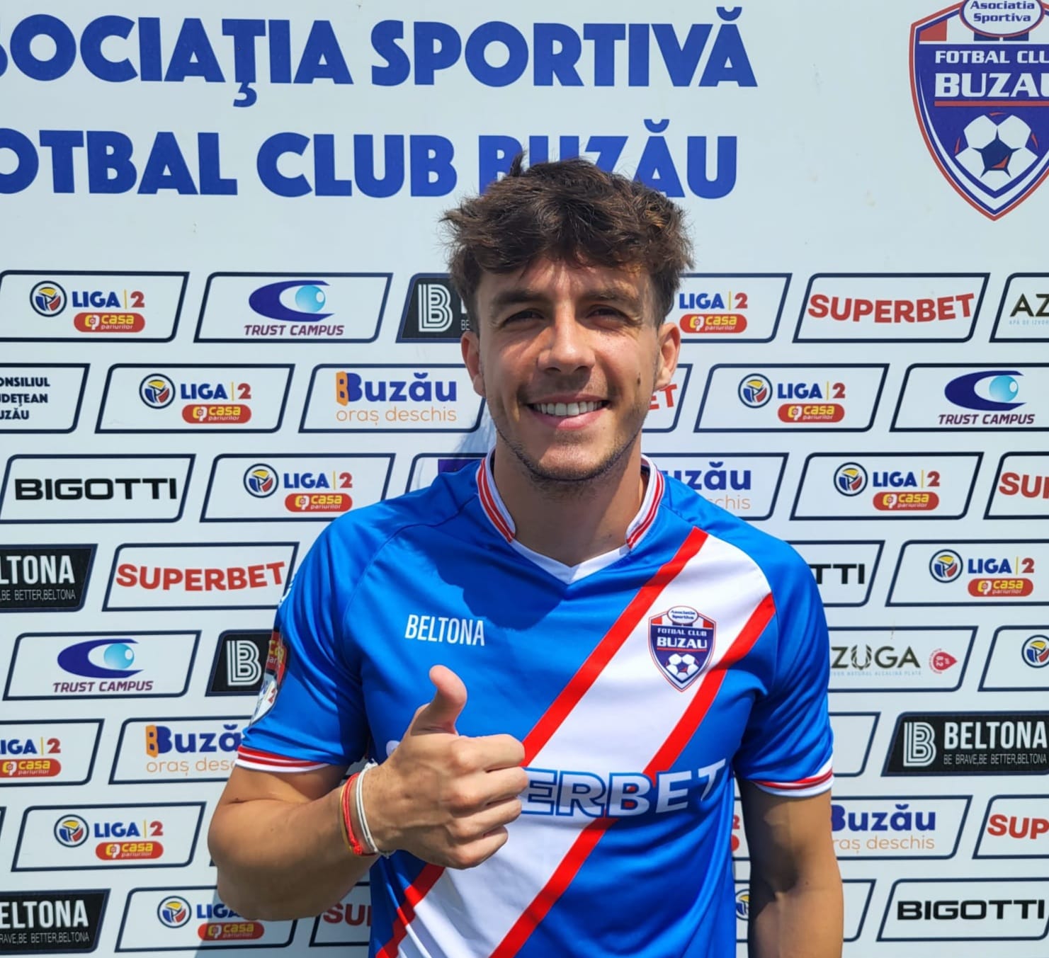 (FOTO) Un atacant, primul jucător adus de Prepeliță la Gloria. A jucat în Superligă