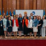 (P) Președintele OFL, senatoarea Nicoleta Pauliuc, alături de Președintele Moldovei, Maia Sandu, la constituirea unui grup feminin de lucru pentru colaborare și securitate în România și Republica Moldova