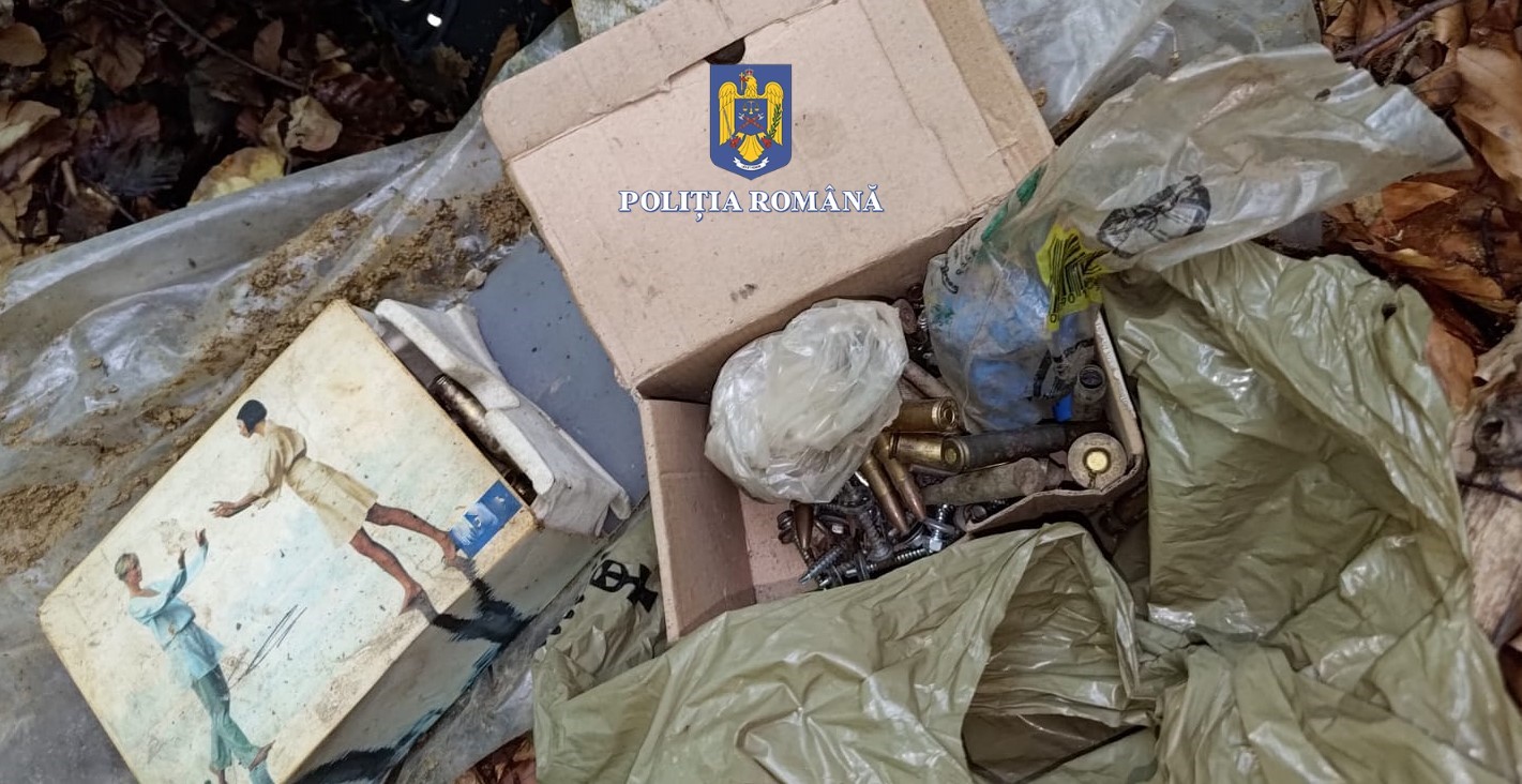 (VIDEO) PERCHEZIȚII. Braconieri din Siriu, în arest. Vânau urși și cerbi, cu ajutorul unor câini agresivi. Ce au descoperit polițiștii