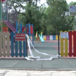 Loc de joacă nou, închis temporar. În Crâng, copiii nu prea mai au alternative