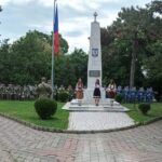 Ziua Drapelului, sărbătorită cu cântece patriotice. Prezență redusă a buzoienilor la ceremonia din fața Prefecturii