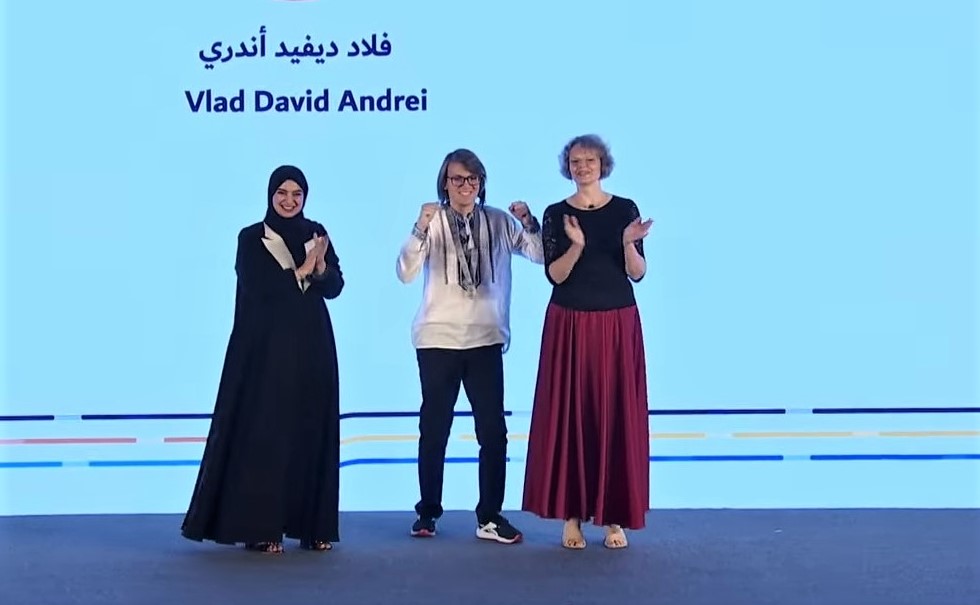 (VIDEO) Buzoianul David Andrei Vlad, al doilea în lume la Biologie! Vezi momentul primirii medaliei de argint!