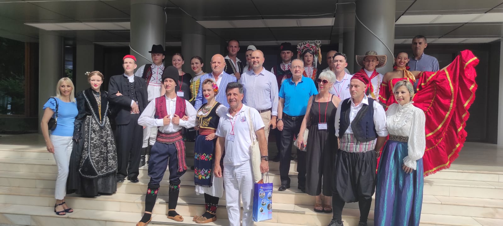 Folclorul, la el acasă. A început Festivalul „Plaiurile Mioriței”