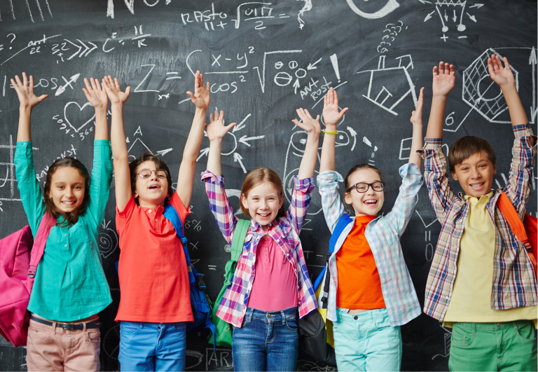 Burse pentru elevi, acordate de Fundația Comunitară. Grăbește-te să aplici!