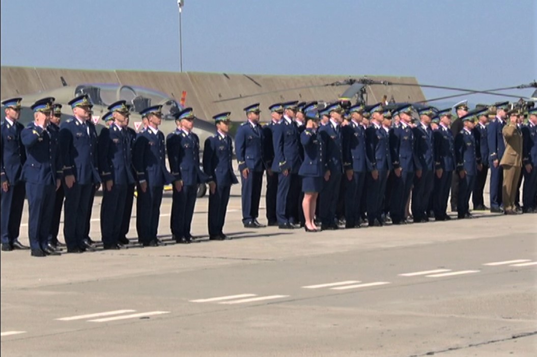 (VIDEO) O nouă generație de piloți militari. Festivitate emoționantă pe pista de la Boboc