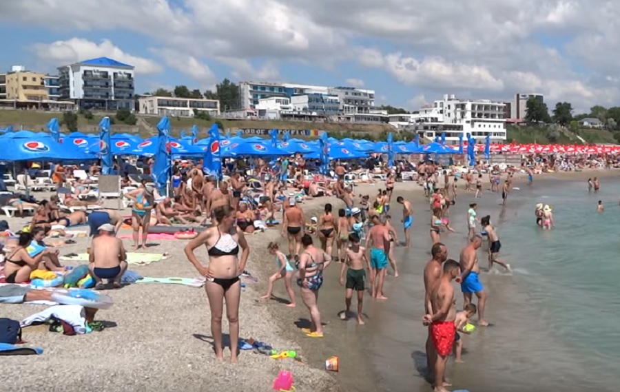 Sfaturi pentru stat la soare. Vara vine „la pachet” cu riscuri dermatologice