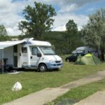 Cu rulota, în mijlocul naturii. Camping lângă Vulcanii Noroioși