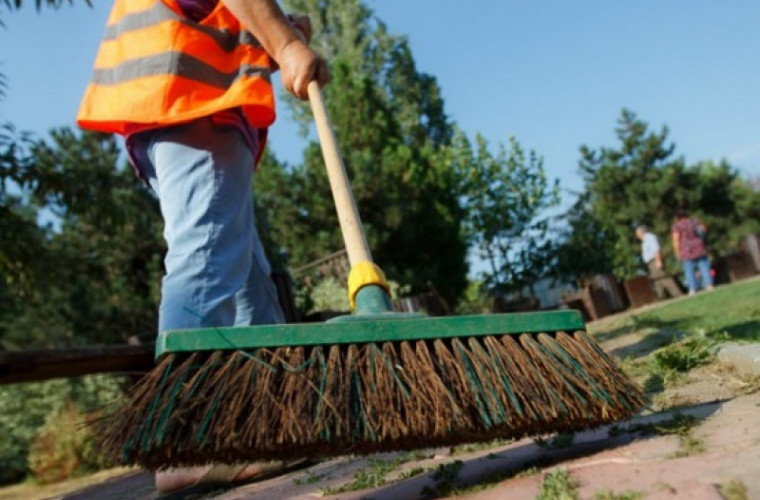 Peste 1300 de persoane muncesc fără plată, în folosul comunității. Impresii de la Berca, desprinse de Serviciul de Probațiune