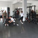 Atelier auto, transformat în sală de pregătire fizică. Spațiul a fost amenajat în incinta sediului I.P.J. Buzău