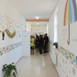 O școală din județ s-a umplut de culoare. Copiii din Costești vor învăța într-o școală renovată