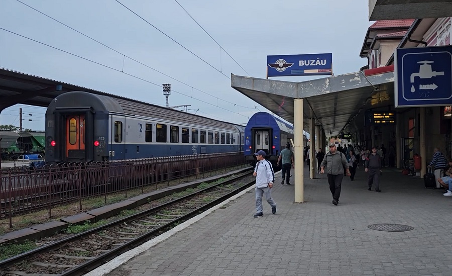 Călători nervoși în Gara Buzău. Grevă de avertisment a angajaților CFR SA