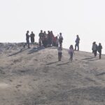 Sute de turiști, în weekend, la Vulcanii Noroioși. „Sunt mai mulți vizitatori decât într-o zi de vară”