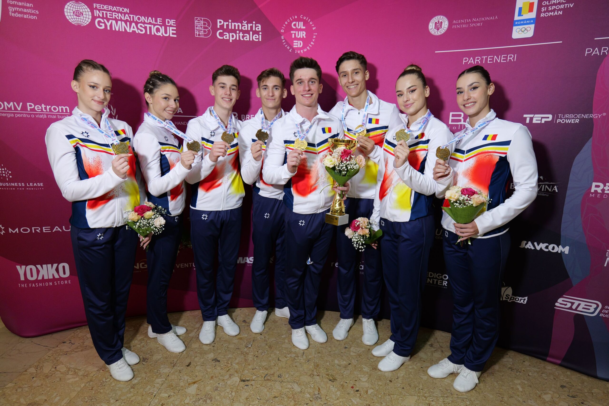 (VIDEO) Gimnaștii ,,tricolori”, spectacol la Mondialul de aerobic. Campionatul, organizat la în Sala Polivalentă din București