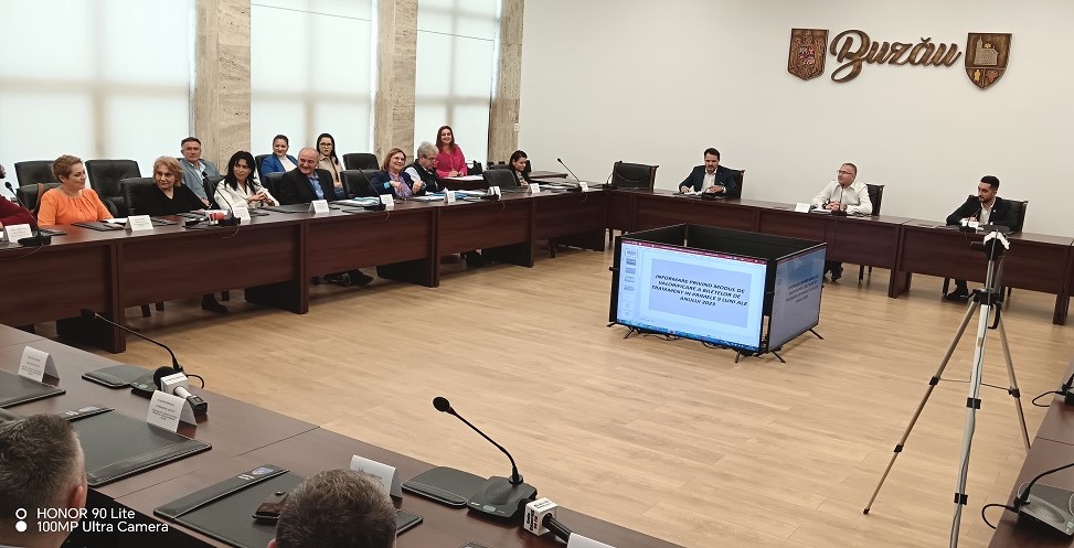 Fără secretar general, la Prefectura Buzău. Raluca Alexandru își va relua activitatea în avocatură