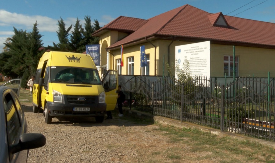 Scandal la o școală din județ. Un învățător, acuzat că a agresat sexual o elevă