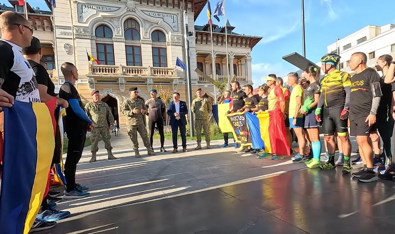 „Ștafeta Veteranilor” a ajuns la Buzău. Voluntarii Invictus au fost primiți în Piața Dacia