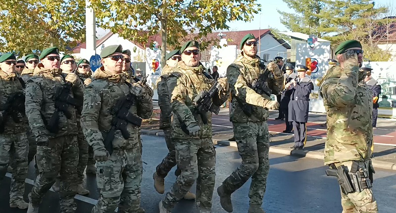 Imagini în avanpremieră cu parada militară. Ultima repetiție pe Calea Eroilor, înainte de Ziua Națională