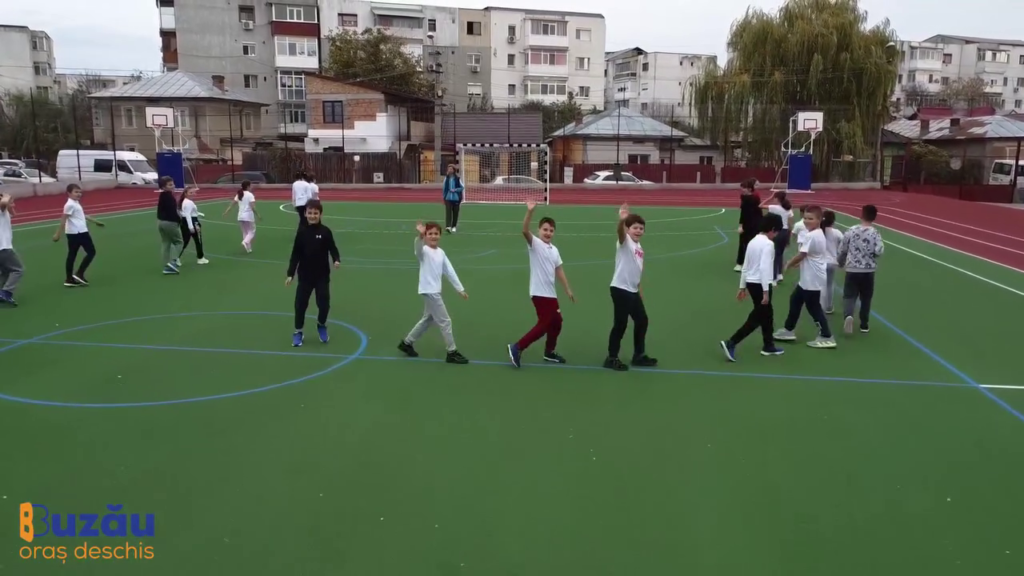 Inaugurări școlare. Trei terenuri de sport pentru elevi au fost recepționate