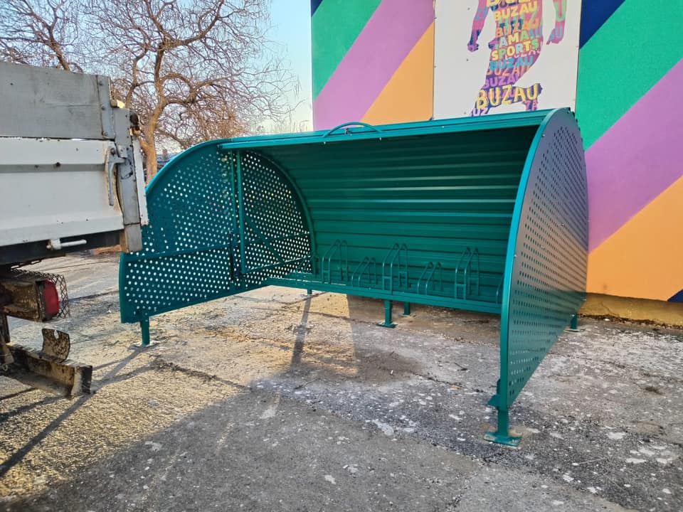 Garaj pentru biciclete. Primul exemplar a fost deja instalat