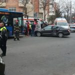 Accident cu 7 răniți, pe B-dul Unirii. Un autobuz plin cu pasageri s-a ciocnit cu un autoturism