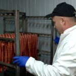 Afumăturile, la mare căutare în aceste zile. Cele mai multe comenzi, de la buzoienii din Diaspora