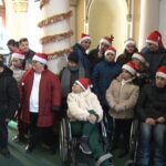 Colindători de la ”BonOm”. Edilii i-au întâmpinat cu daruri de Crăciun